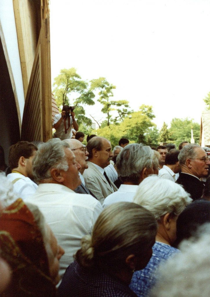 Evangelikus templom atadas 1990.junius 30. (5 )makovecz imre epitesz es jozsa marton evangelikus lelkesz
