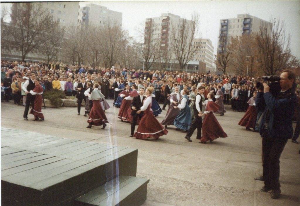 1 7869 marcius 15. 1999 év.