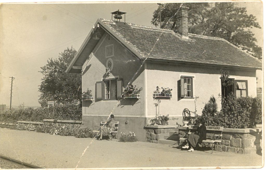 Balatonszeplak felso vasutallomas (2)