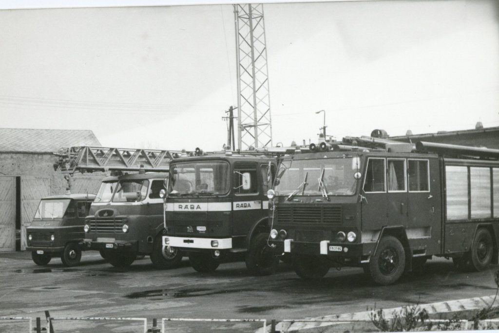 Kh 52 38 18 tuzoltoszertar felavatasa