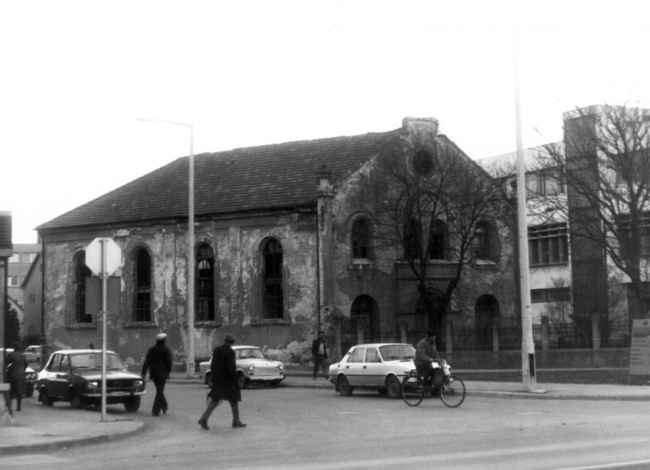 1983. Magyarorszag, Siofok regi zsinagoga, mara lebontottak