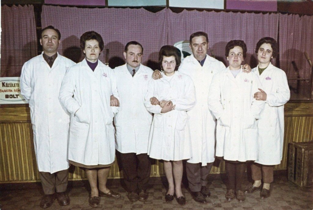1962 Nagynepbolt dolgozoi(7)